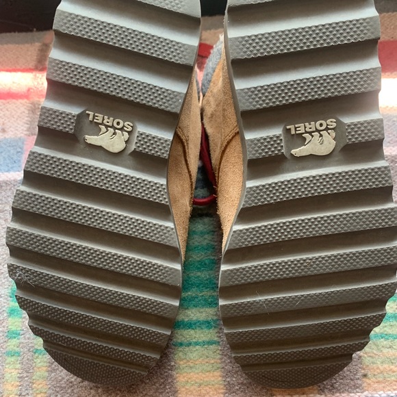 EUC - SOREL laced ankle boots , size 3 - Picture 4 of 6